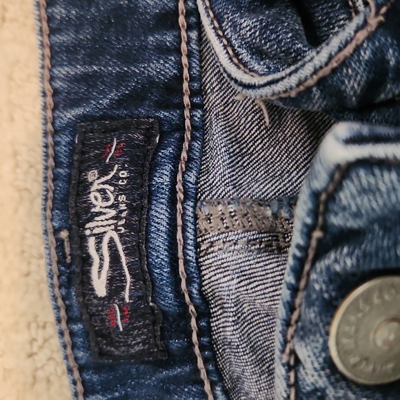 Silver Embroidered Crop Jean. W32L25- read description - Picture 3 of 5